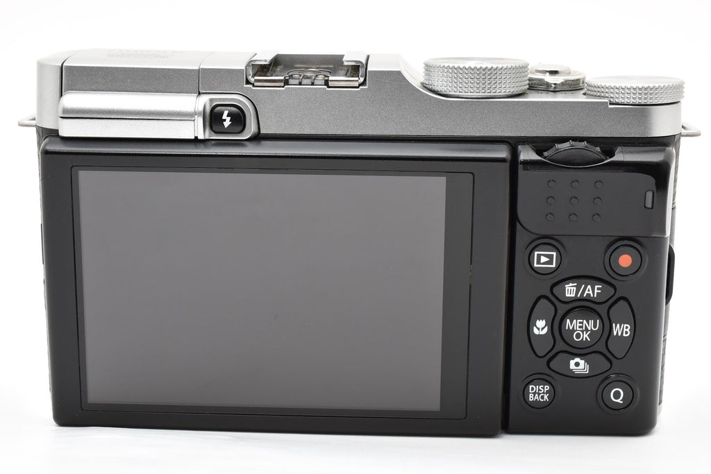 ★良品★ フジフイルム FUJIFILM X-A1 ボディ シルバー ミラーレス一眼 【1630万画素】 ★ #8628