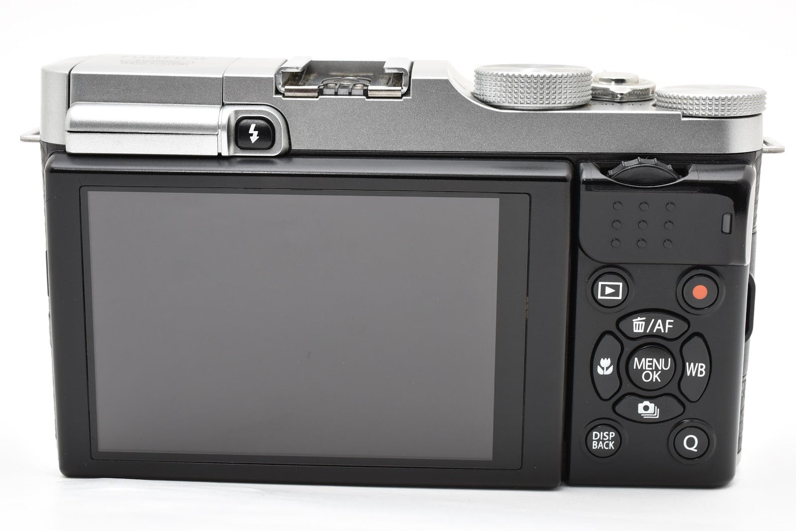 ★良品★ フジフイルム FUJIFILM X-A1 ボディ シルバー ミラーレス一眼 【1630万画素】 ★ #8628