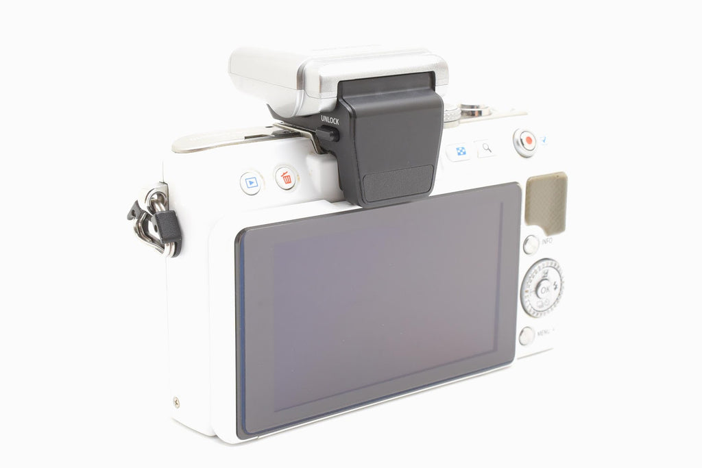 ★美品 ショット数5545回★ オリンパス Olympus E-PL3 ミラーレス一眼 ホワイト フラッシュ付 ★ #8660