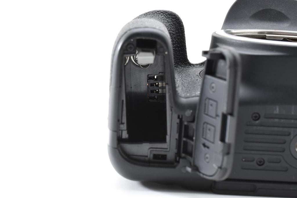 ★良品ショット数11496回★ キヤノン CANON  EOS KISS X9i ダブルレンズ デジタル一眼レフ バッテリー充電ケーブル付き★ #9370