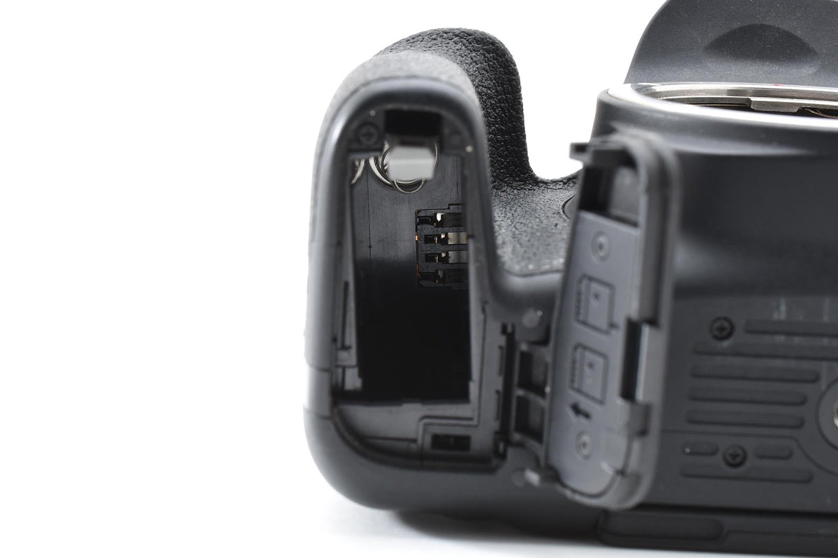 ★良品ショット数11496回★ キヤノン CANON  EOS KISS X9i ダブルレンズ デジタル一眼レフ バッテリー充電ケーブル付き★ #9370