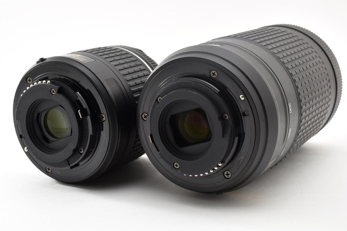 ★美品★ ニコン Nikon ショット数11200回 D5600 ダブルズームキット デジタル一眼レフ ★ #9214