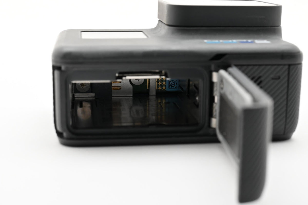 ★良品★ ゴープロ GO pro HERO6 BLACK CHDHX-601-FW ハードケース 付属品充実 デジタルカメラ ★ #9403