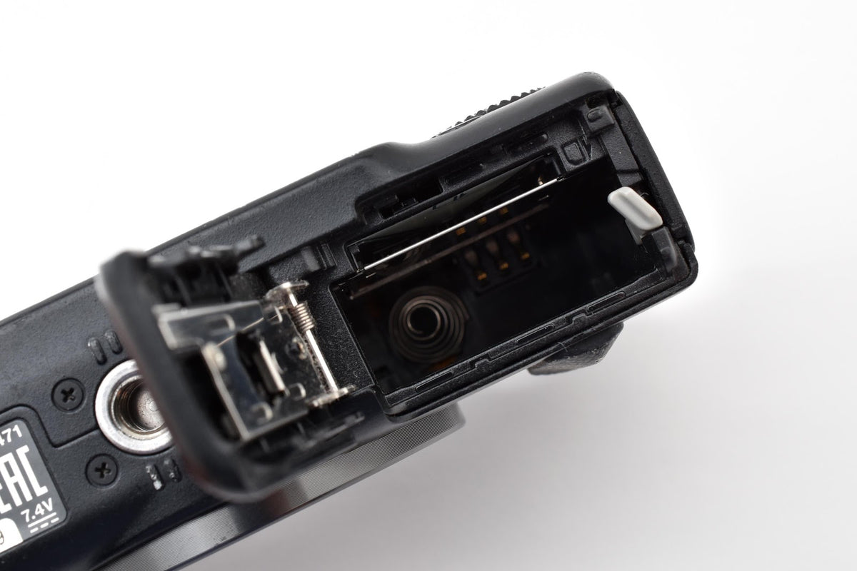 ★現状品★ キヤノン CANON EOS M2 ボディ ブラック 小スレ・傷あり 十字キー上・setボタン反応なし ミラーレス ★ #9123