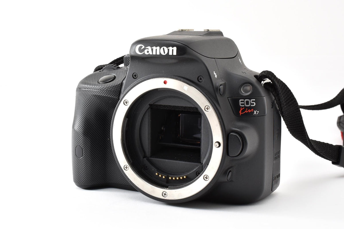 ★美品★ キヤノン CANON ショット数2243回 EOS KISS X7 ダブルズームキット デジタル一眼レフ ★ #9354
