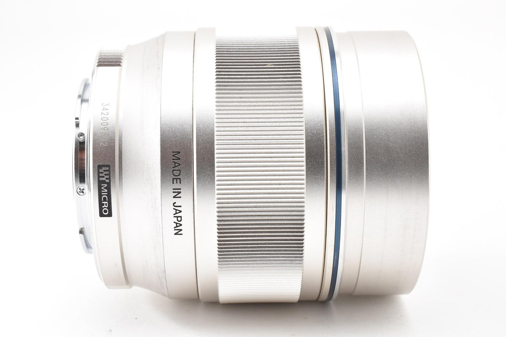 ★極上品★ オリンパス Olympus M. ZUIKO DIGITAL ED 75MM F1.8 シルバー メーカー修理報告書付き 交換レンズ ★ #9430