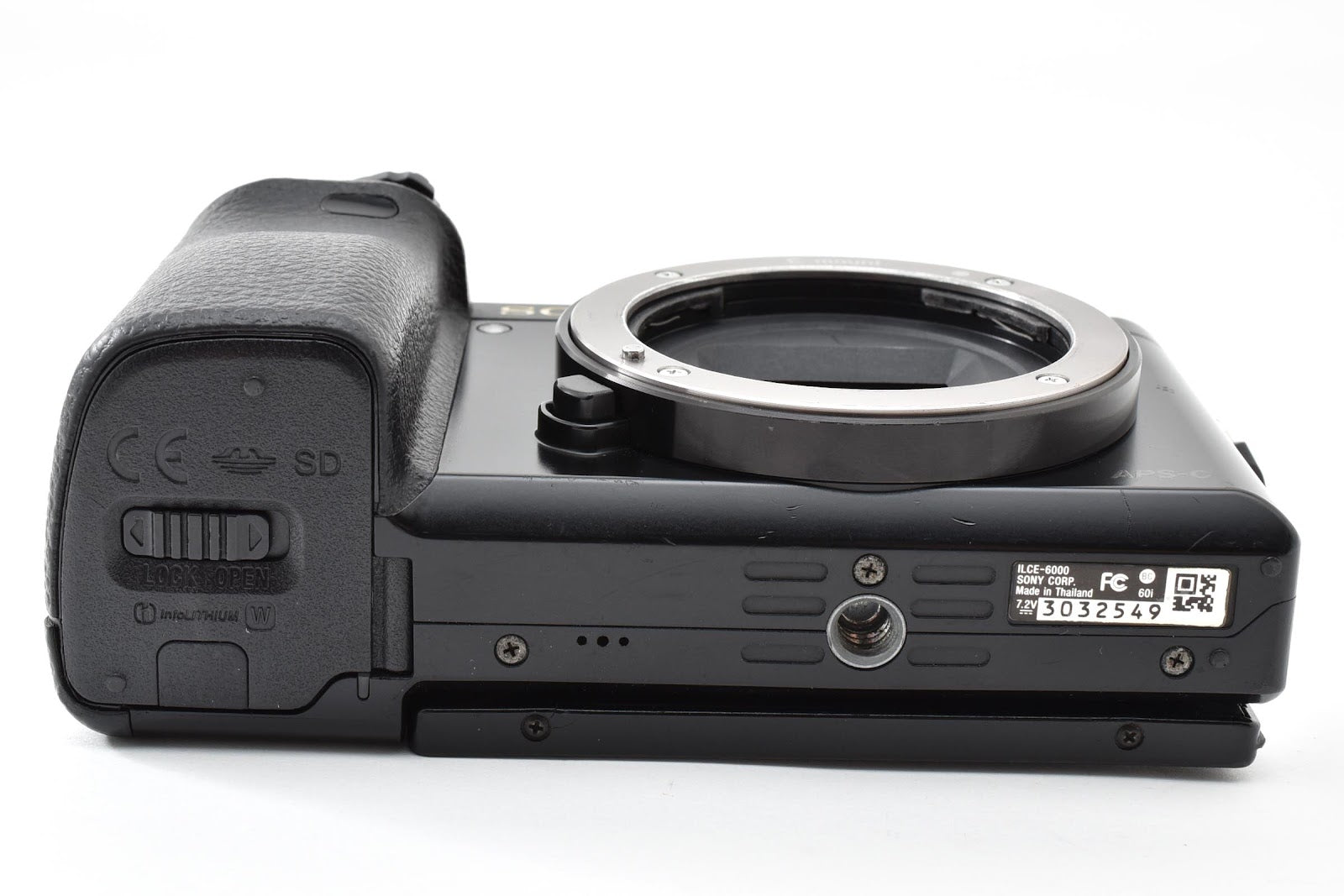 ★良品★ ソニー SONY α6000 ボディ ILCE-6000 ミラーレス一眼 外観良好 ショット数36,071回 小スレ 光学クリア 動作問題なし ★ #9100