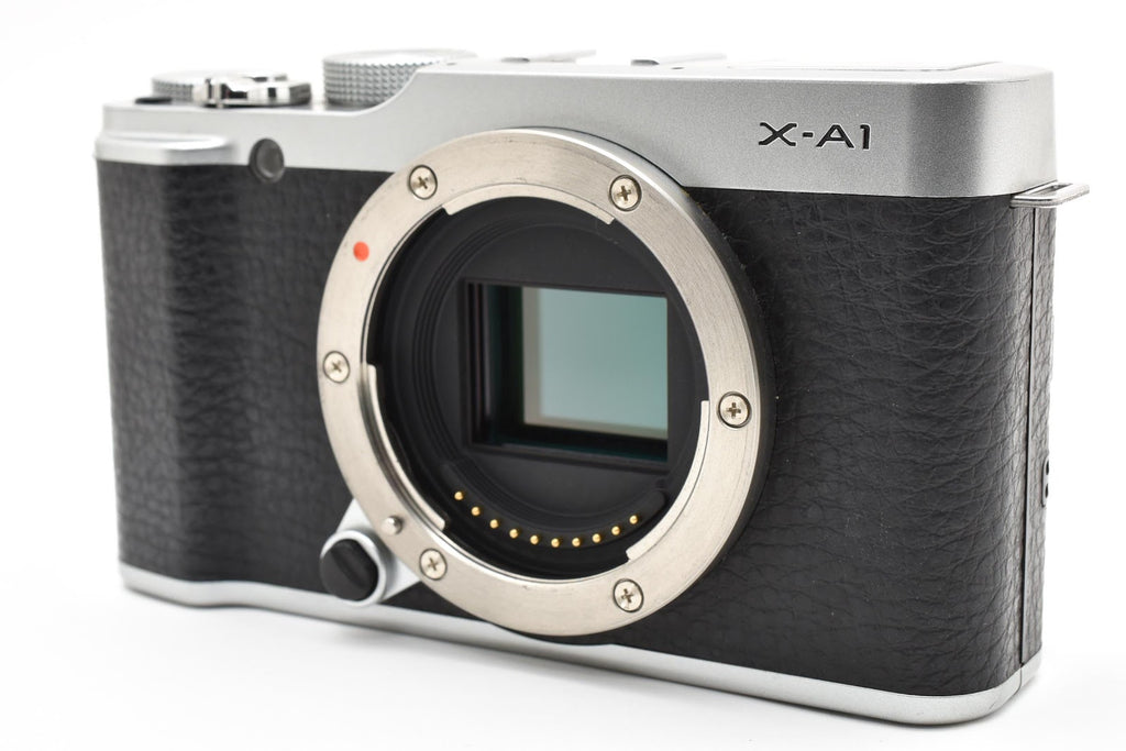 ★良品★ フジフイルム FUJIFILM X-A1 ボディ シルバー ミラーレス一眼 【1630万画素】 ★ #8628