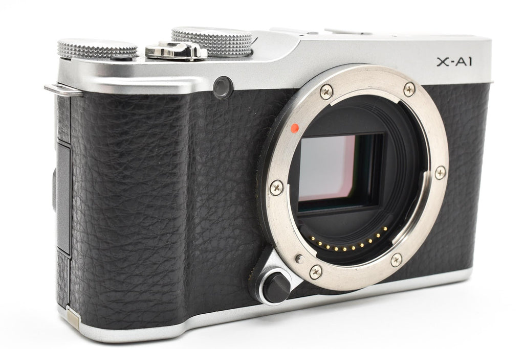 ★良品★ フジフイルム FUJIFILM X-A1 ボディ シルバー ミラーレス一眼 【1630万画素】 ★ #8628