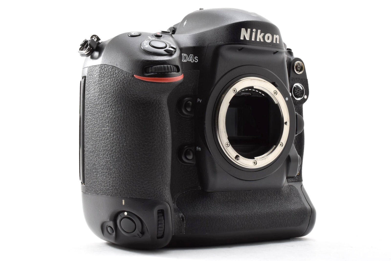 ★美品★ ニコン Nikon D4S ボディ デジタル一眼レフ ショット数175,923回 充電器,ストラップ付き ★ #8885
