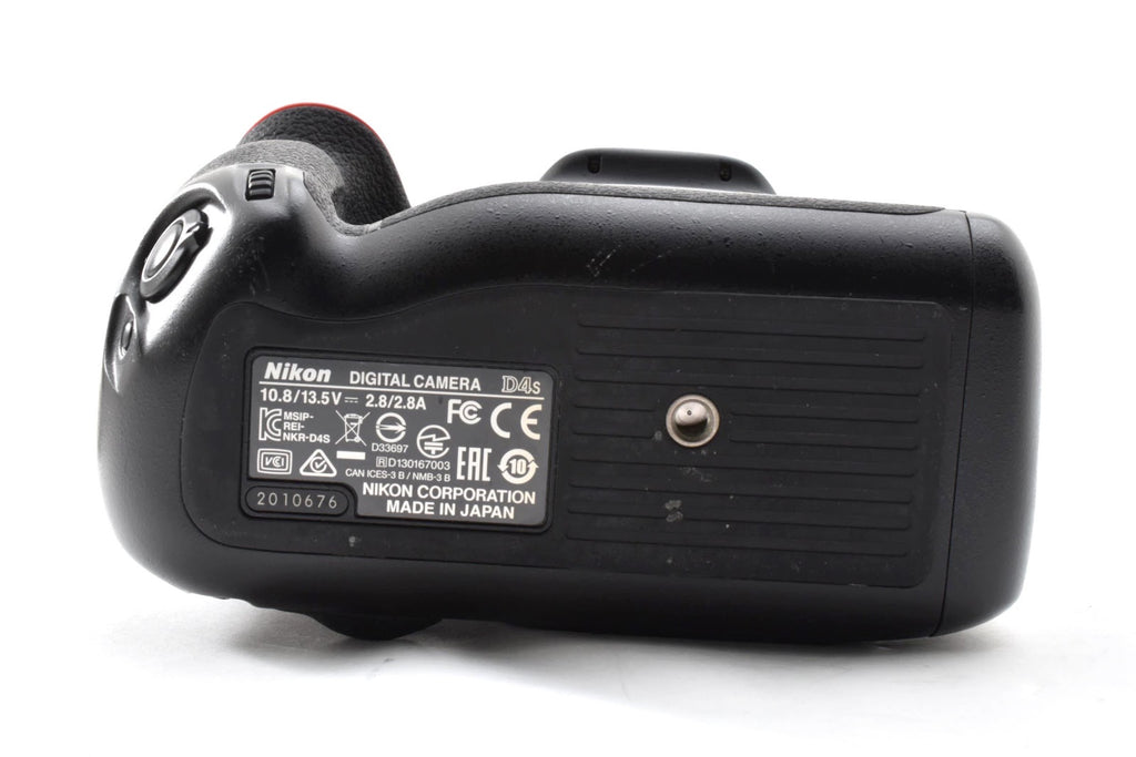 ★美品★ ニコン Nikon D4S ボディ デジタル一眼レフ ショット数175,923回 充電器,ストラップ付き ★ #8885