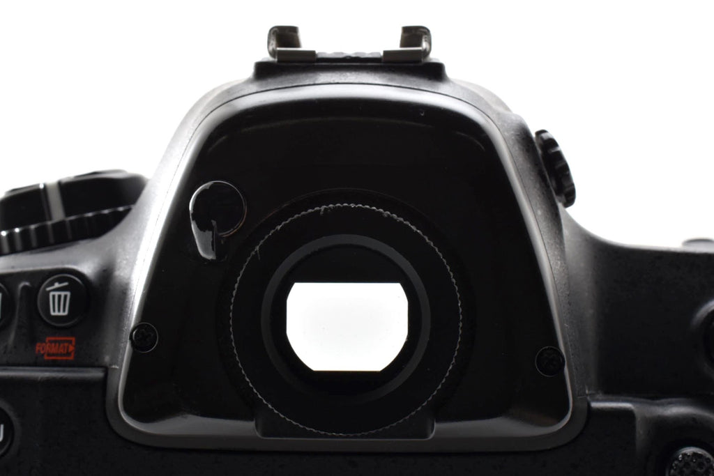 ★美品★ ニコン Nikon D4S ボディ デジタル一眼レフ ショット数175,923回 充電器,ストラップ付き ★ #8885