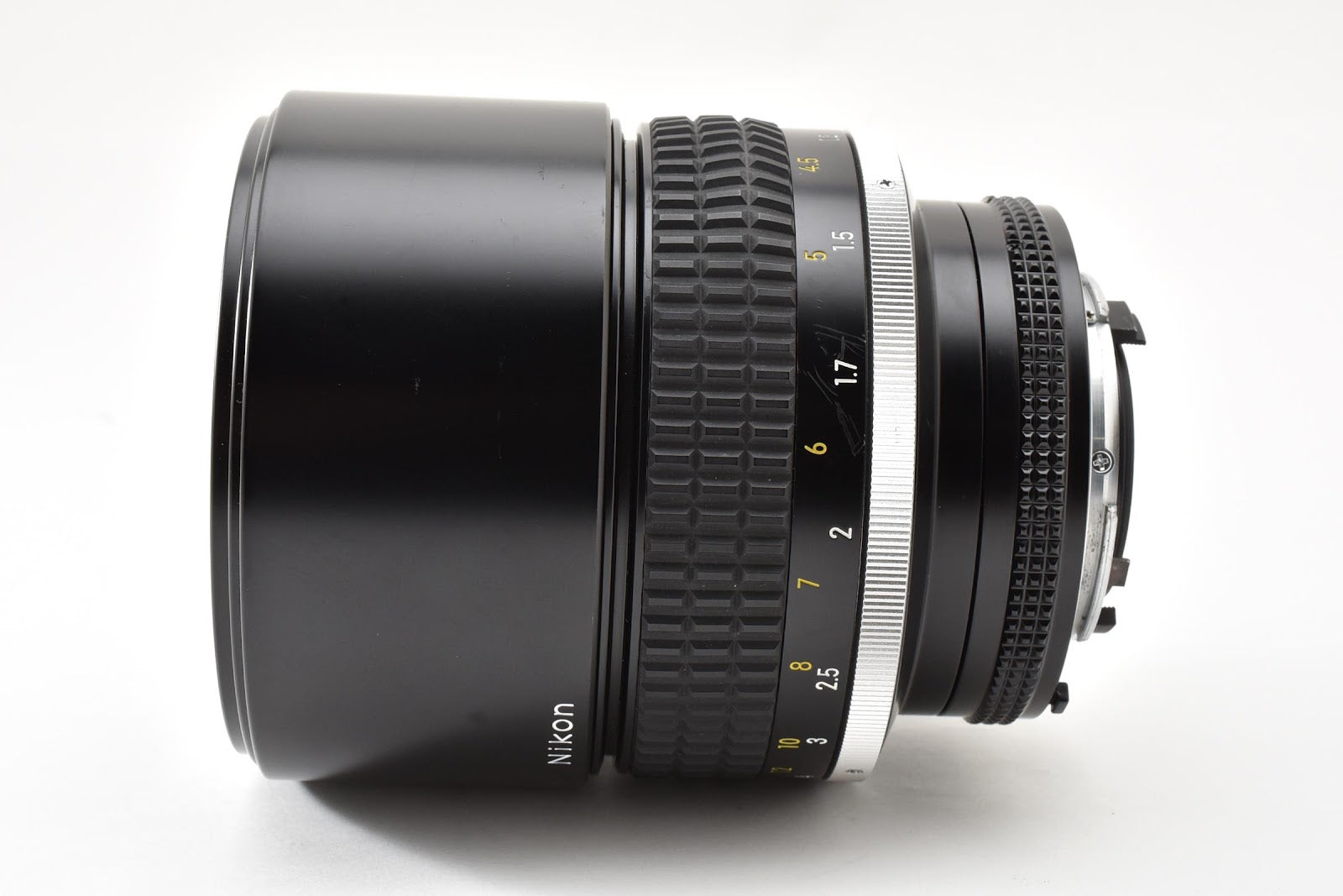★極上品★ ニコン Nikon AI-S 135MM F2 カメラレンズ 極上 クリア光学 動作良好 ★ #8821