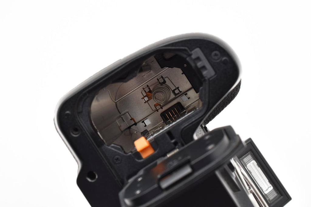 ★良品★ フジフイルム FUJIFILM ショット数15,090回 X-H2S ボディ  EF-X8 充電ケーブル付き デジタルカメラ ★ #9251