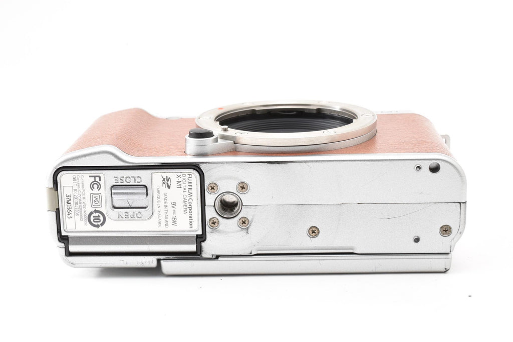 ★ フジフイルム FUJIFILM X-M1 ボディ ブラウン ミラーレス一眼 動作確認済 ★ #9429