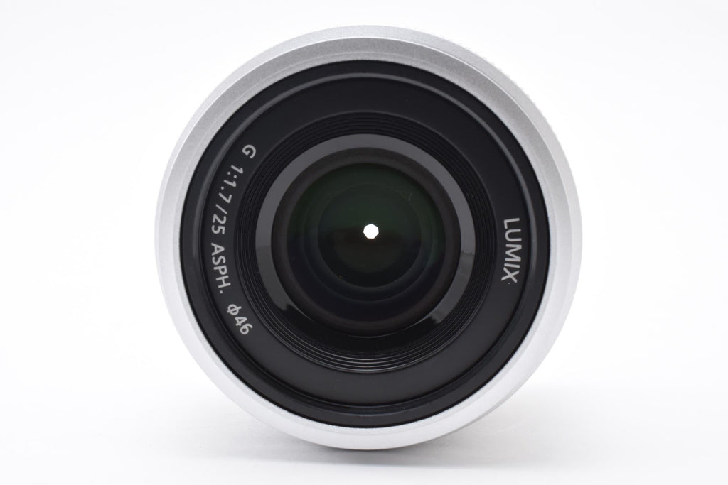 ★美品★ パナソニック Panasonic LUMIX G 25MM F1.7 ASPH. H-H025 シルバー デジタルカメラ用レンズ ★ #9435