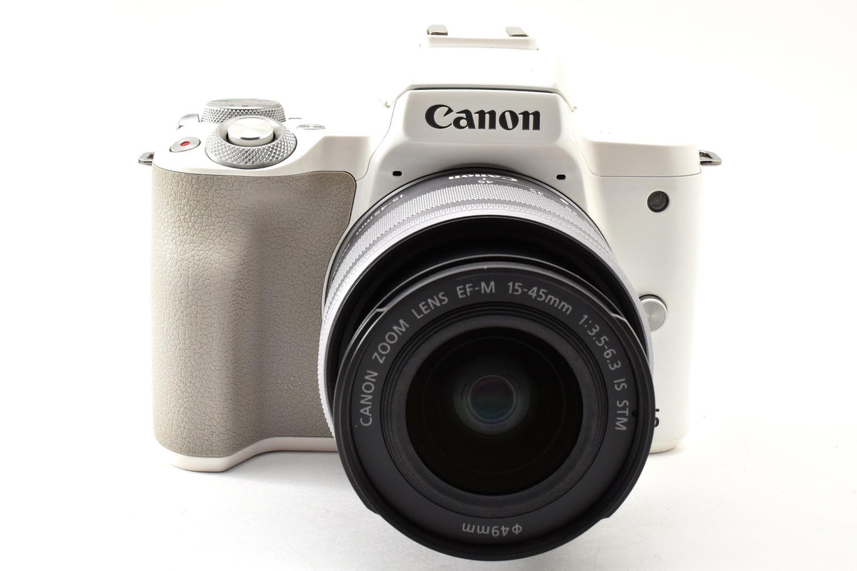 ★美品シャッター回数16,000回以下★ キヤノン CANON EOS KISS M ホワイト EF-M 15-45mm IS STM レンズセット ミラーレス一眼 ★ #9242