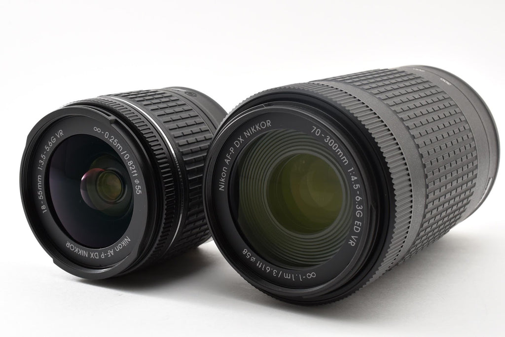 ★美品★ ニコン Nikon ショット数11200回 D5600 ダブルズームキット デジタル一眼レフ ★ #9214