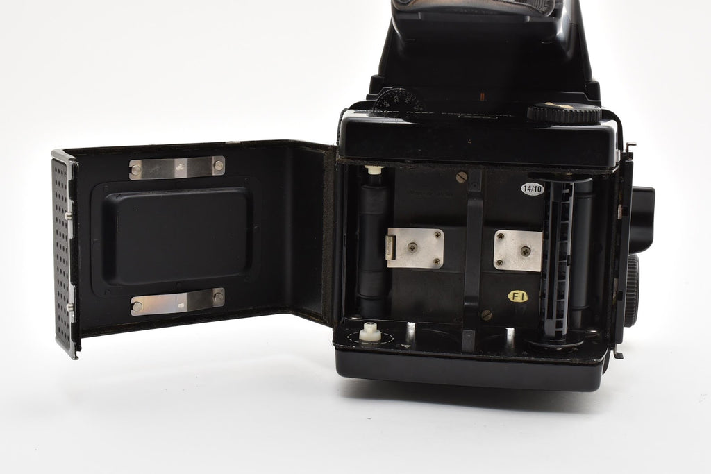 ★動作品★ マミヤ Mamiya RZ67 PROFESSIONAL ボディAE プリズムファインダー II FE701 220フィルムホルダー 中判カメラ ★ #8579