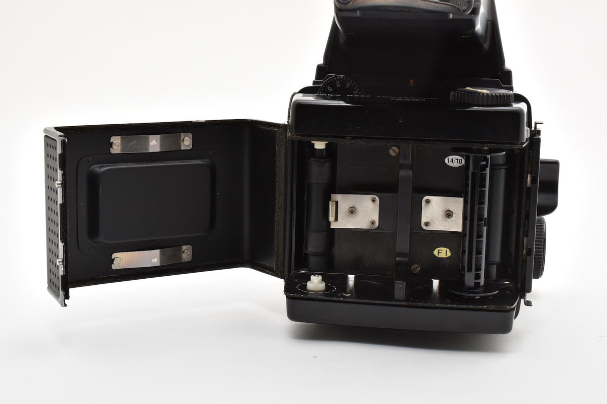 ★動作品★ マミヤ Mamiya RZ67 PROFESSIONAL ボディAE プリズムファインダー II FE701 220フィルムホルダー 中判カメラ ★ #8579