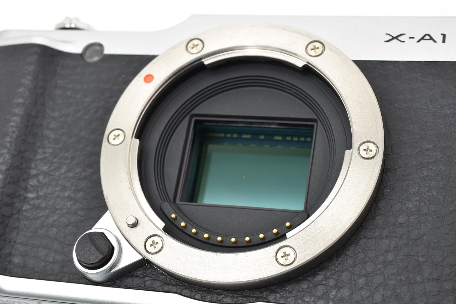 ★良品★ フジフイルム FUJIFILM X-A1 ボディ シルバー ミラーレス一眼 【1630万画素】 ★ #8628