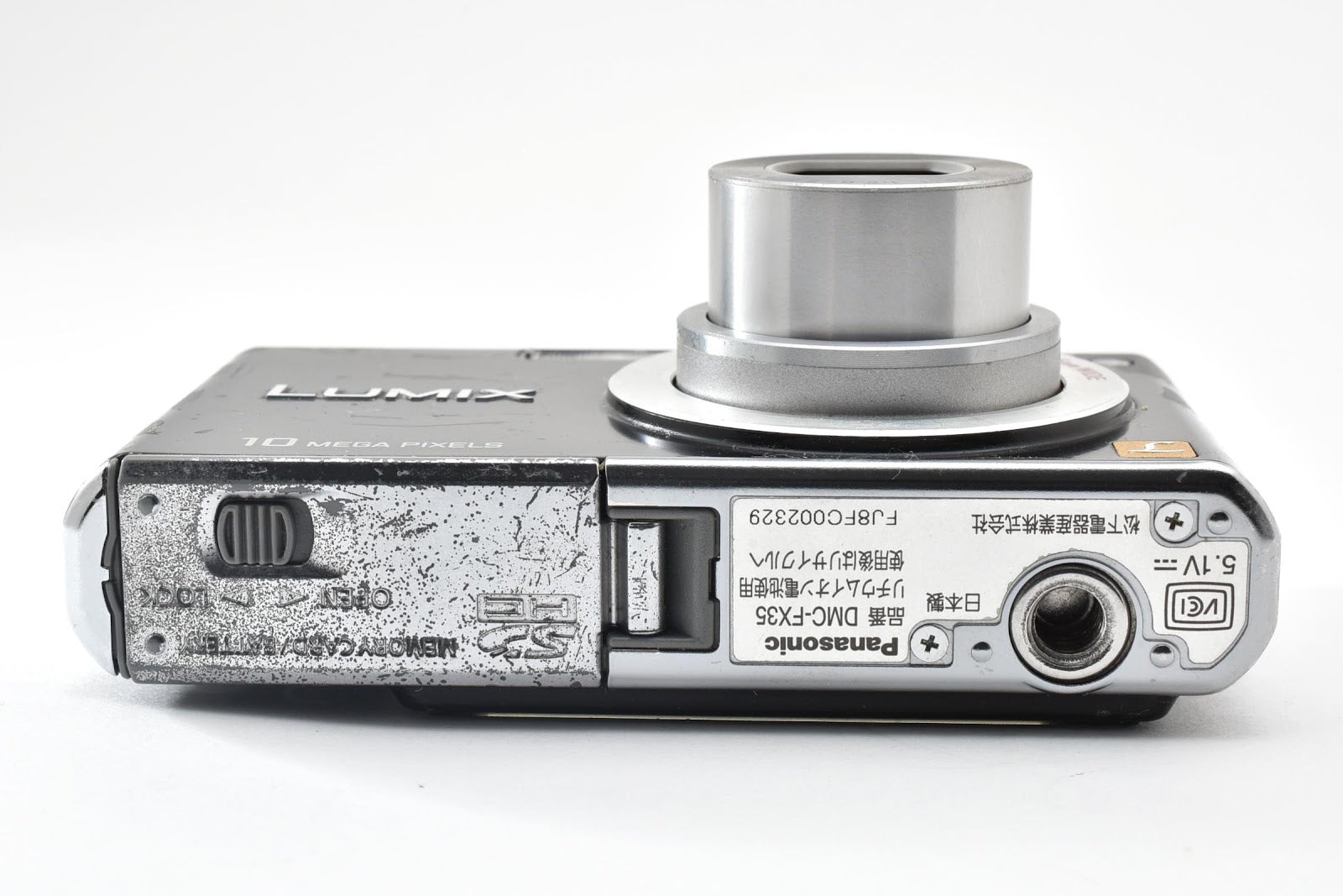 ★ パナソニック Panasonic DMC-FX35 コンパクトデジタルカメラ 動作確認OK 塗装ハゲ・傷・液晶黄ばみも撮影に影響なし ★ #9136