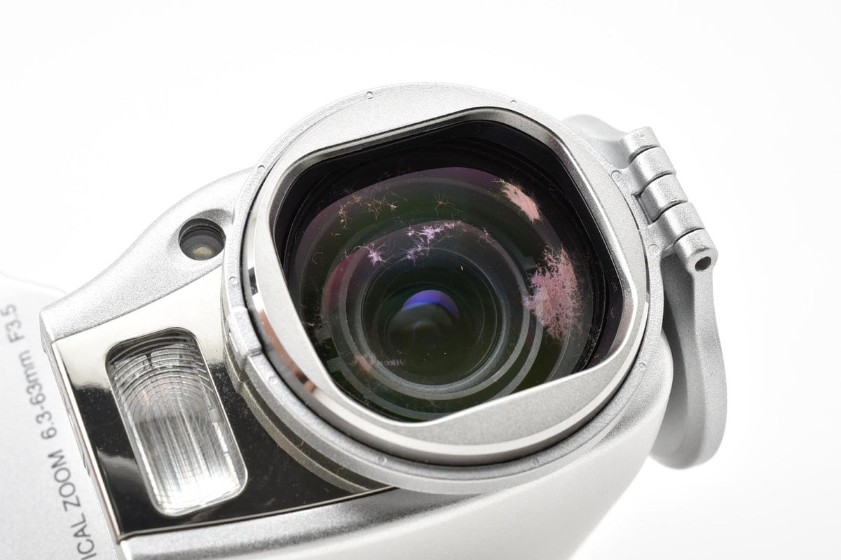 ★美品★ ニコン Nikon COOLPIX S10 600万画素 デジタルカメラ ★ #9361