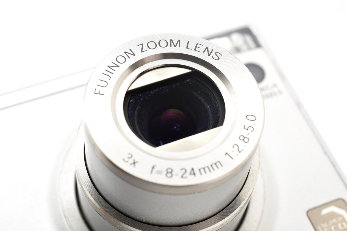 ★美品★ フジフイルム FUJIFILM FINEPIX F10 コンパクトデジタルカメラ ★ #9239