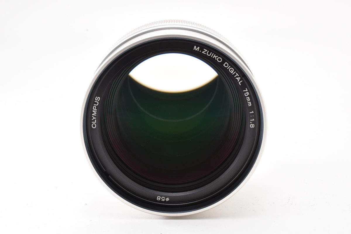 ★極上品★ オリンパス Olympus M. ZUIKO DIGITAL ED 75MM F1.8 シルバー メーカー修理報告書付き 交換レンズ ★ #9430