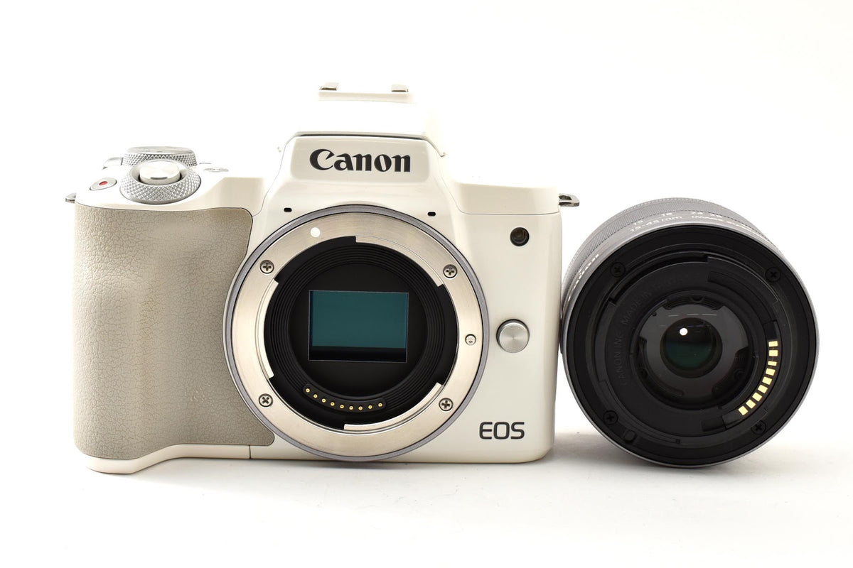 ★美品シャッター回数16,000回以下★ キヤノン CANON EOS KISS M ホワイト EF-M 15-45mm IS STM レンズセット ミラーレス一眼 ★ #9242