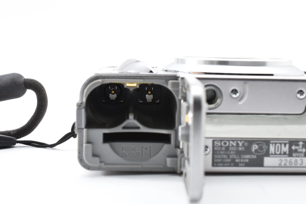 ★美品★ ソニー SONY DSC-W5 シルバー デジタルカメラ 美品 動作確認済 ★ #9375