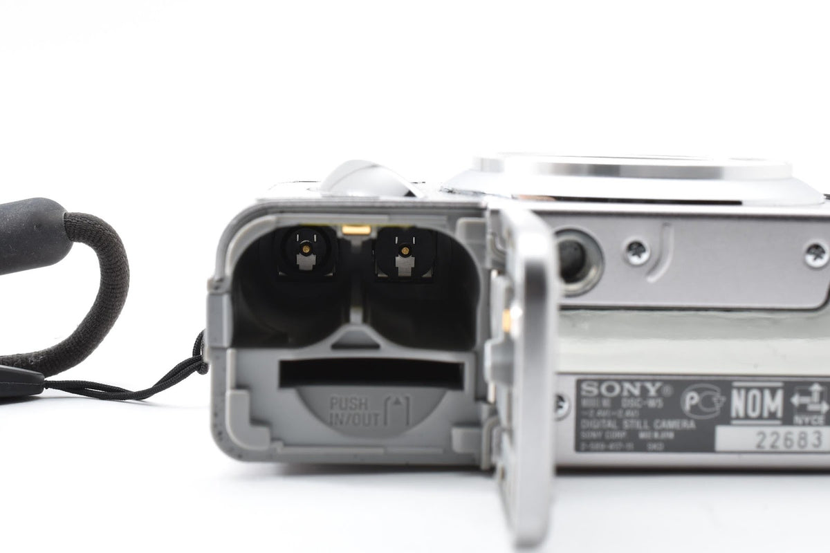 ★美品★ ソニー SONY DSC-W5 シルバー デジタルカメラ 美品 動作確認済 ★ #9375