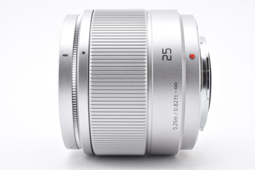 ★美品★ パナソニック Panasonic LUMIX G 25MM F1.7 ASPH. H-H025 シルバー デジタルカメラ用レンズ ★ #9435