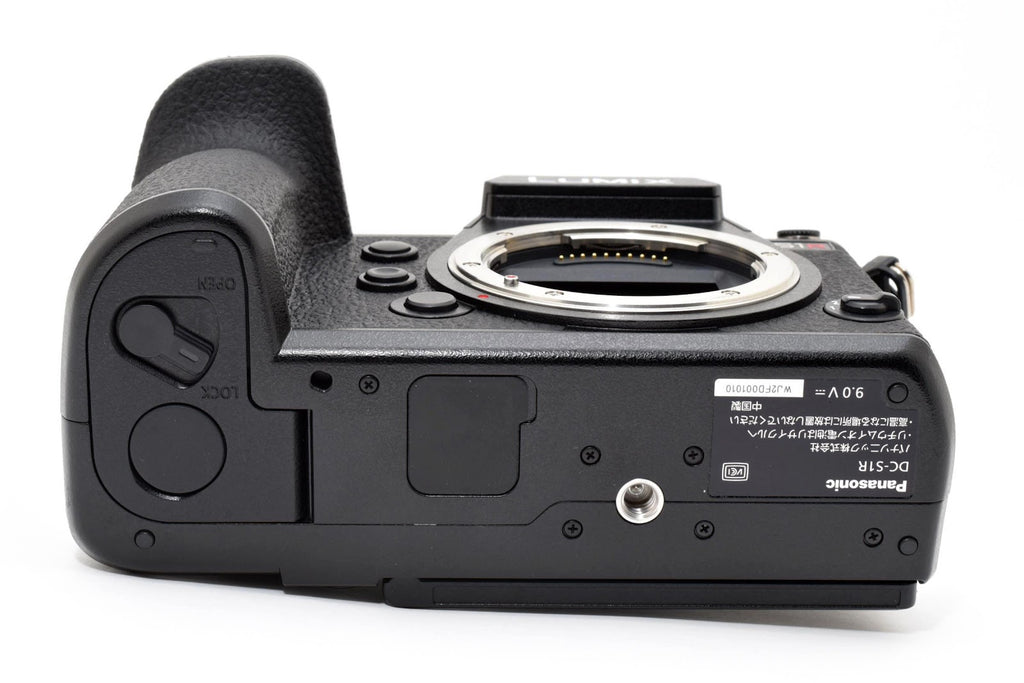 ★美品★ パナソニック Panasonic DC-S1R ボディ ショット数9495回 デジタルカメラ バッテリー2個 ★ #8700
