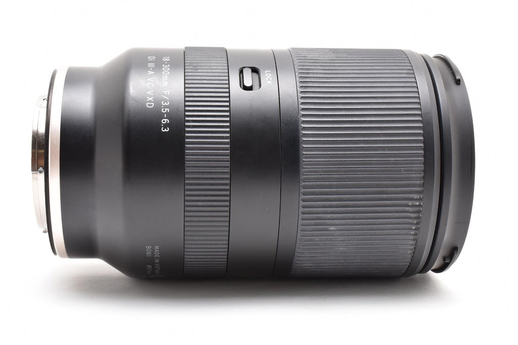 ★良品★ タムロン TAMRON 18-300MM F3.5-6.3 DI III-A VC VXD / MODEL B061 (ソニーE/APS-C用) ★ #9442