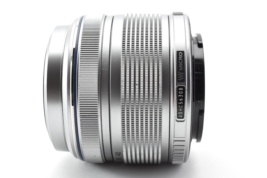 ★良品★ オリンパス Olympus M.ZUIKO DIGITAL ED 14-42MM F3.5-5.6 II R シルバー デジタルレンズ ★ #9056