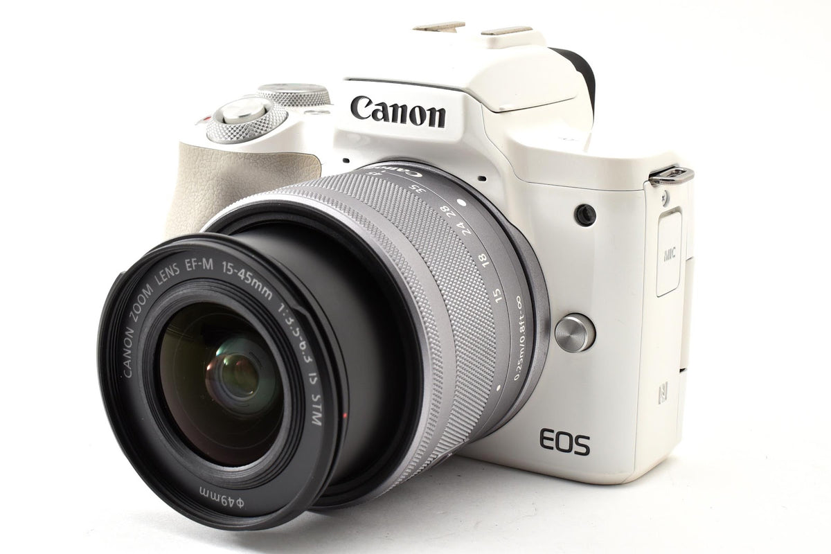 ★美品シャッター回数16,000回以下★ キヤノン CANON EOS KISS M ホワイト EF-M 15-45mm IS STM レンズセット ミラーレス一眼 ★ #9242