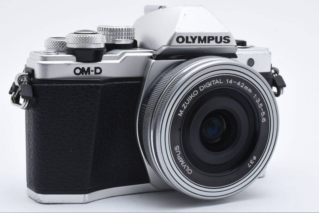 ★ショット17650数回★オリンパス OLYMPUS OM-D E-M10 Mark II ボディシルバー /14-42ｍｍ パンケーキレンズセット ★ L377#5197
