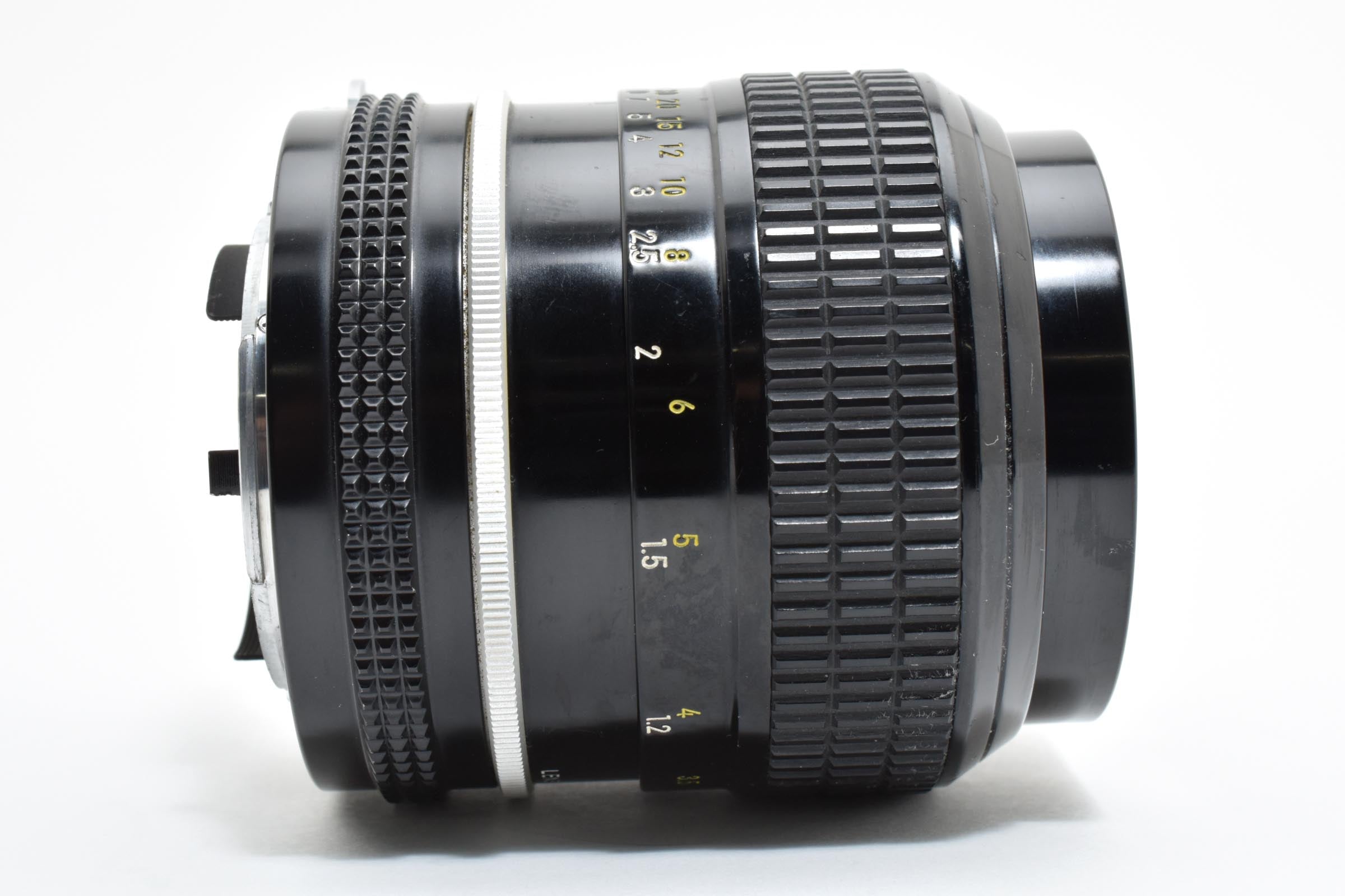 ★美品★ ニコン Nikon NEW NIKKOR 105MM F2.5 非AI フィルムレンズ ★ #8513