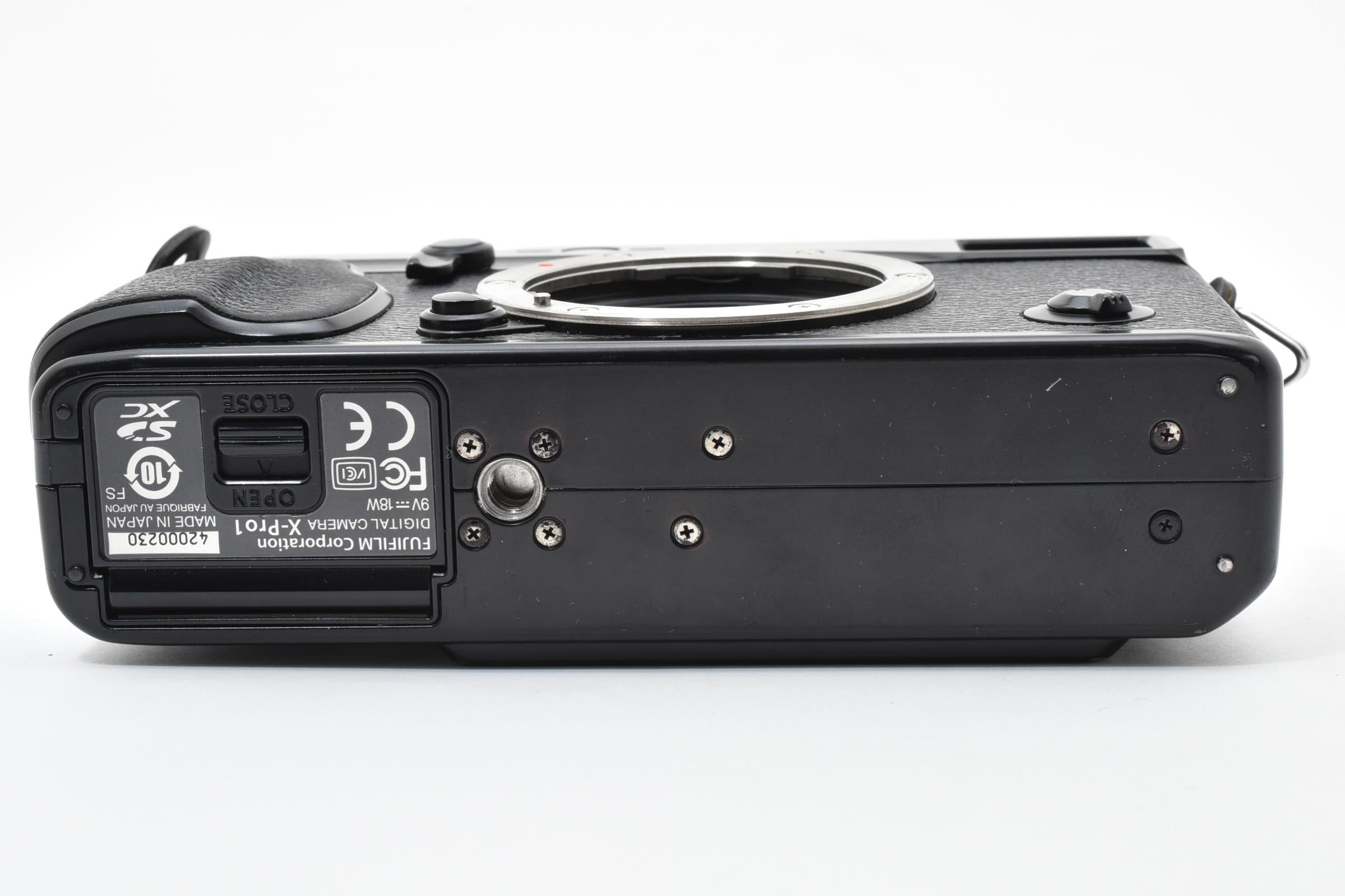 ★良品★ フジフイルム FUJIFILM X-PRO1 ボディ ミラーレス一眼 ★ L44#8144