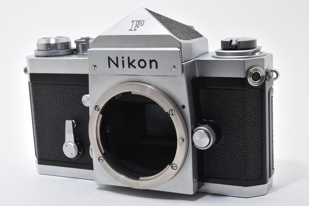 ★美品★ ニコン NIKON F アイレベル シルバー 724万台 ボディ フィルムカメラ ★ L12#7682