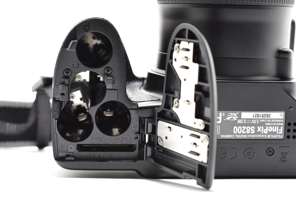 ★極上品★ フジフィルム FUJIFILM FINEPIX S8200 ブラック デジタルカメラ ネオ一眼 ★ L46#7711