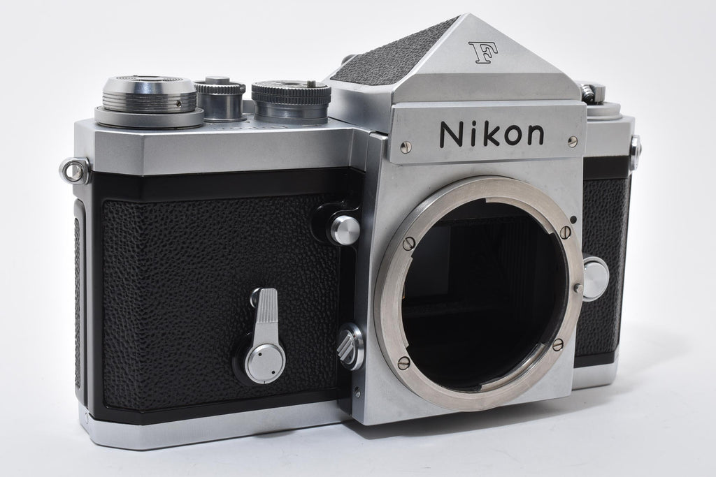 ★美品★ ニコン NIKON F アイレベル シルバー 724万台 ボディ フィルムカメラ ★ L12#7682