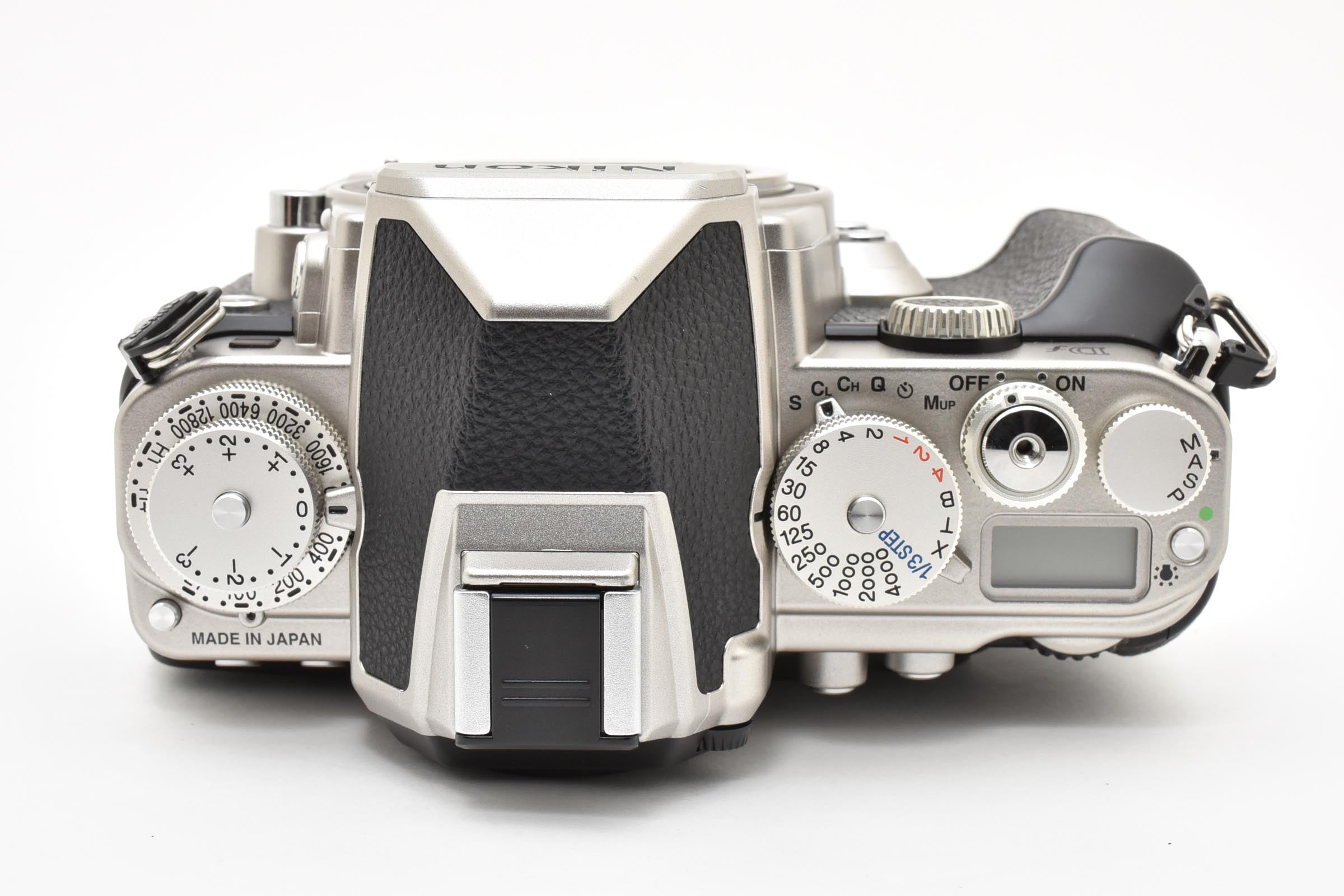 ★美品ショット数3,350回★ ニコン Nikon DF ボディ デジタル一眼レフカメラ ★ #8570