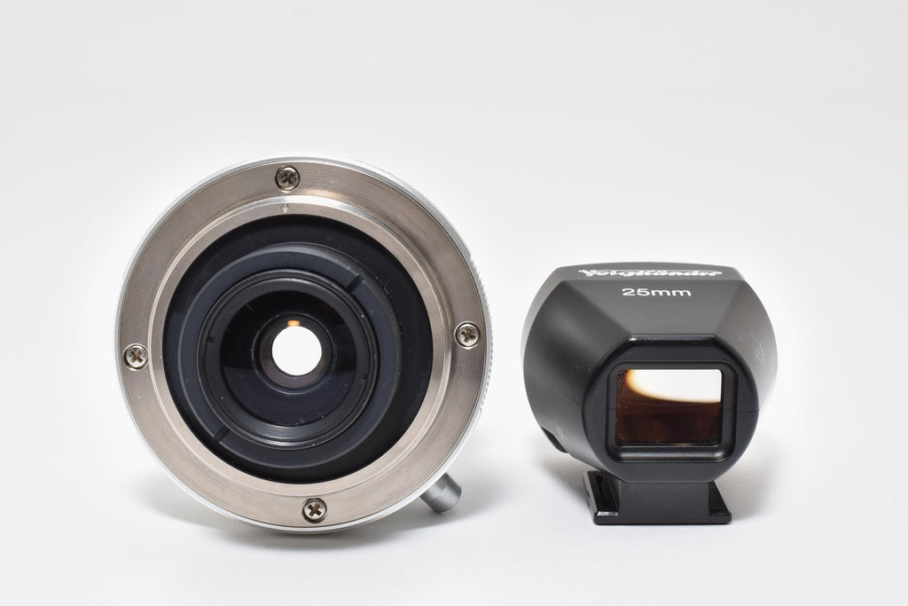 ★美品★ フォクトレンダー Voigtlander SNAPSHOT-SKOPAR 25MM F4 (ファインダー付) シルバー 単焦点レンズ 交換レンズ ★ L37#7714