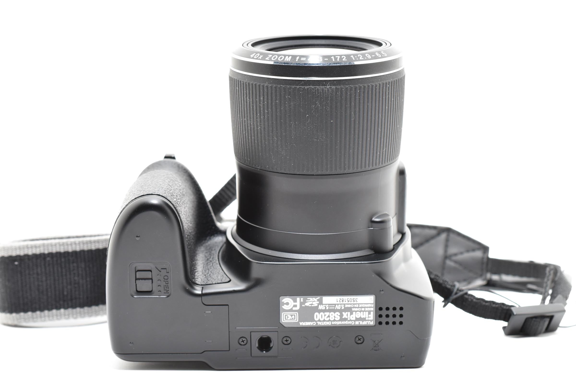 ★極上品★ フジフィルム FUJIFILM FINEPIX S8200 ブラック デジタルカメラ ネオ一眼 ★ L46#7711