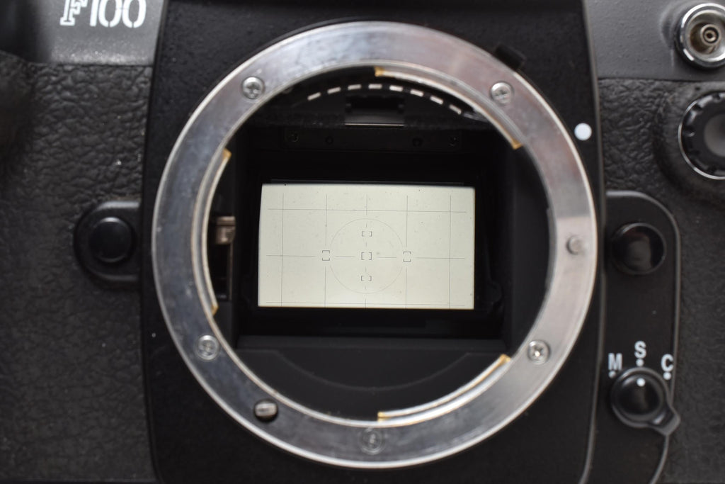 ★美品★ ニコン NIKON F100 ボディ 一眼レフ フィルムカメラ ★ L14#8187