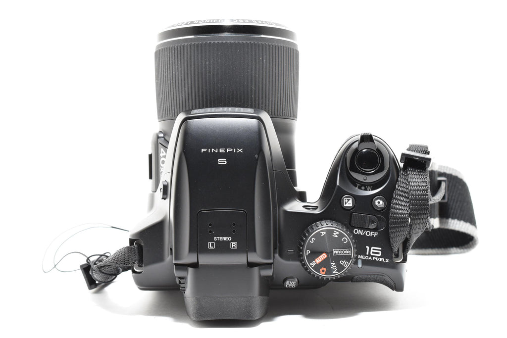 ★極上品★ フジフィルム FUJIFILM FINEPIX S8200 ブラック デジタルカメラ ネオ一眼 ★ L46#7711