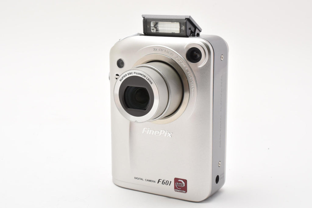 ★美品★ フジフイルム FUJIFILM FINEPIX F601 メモリーカード付 デジタルカメラ ★ #8260
