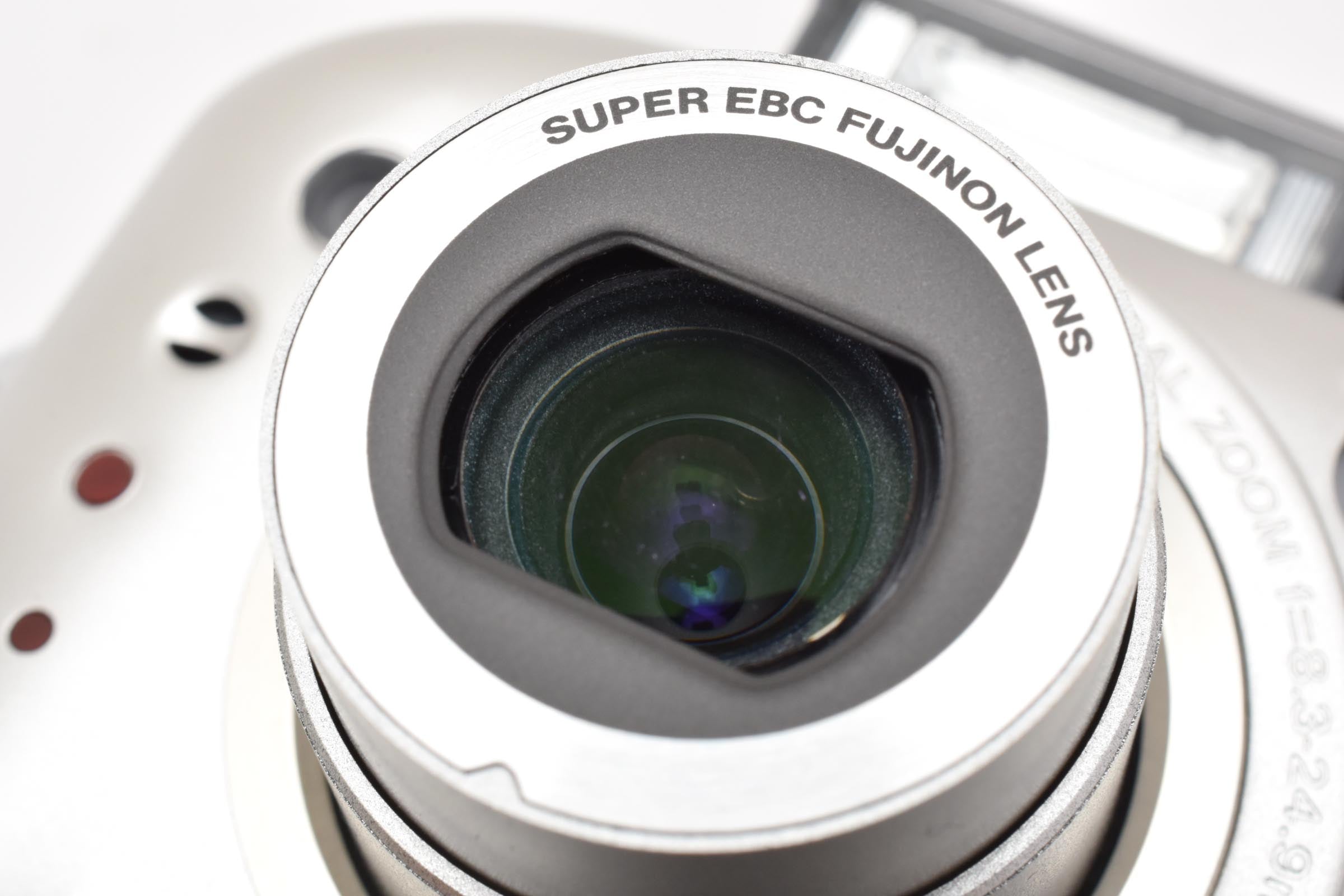 ★美品★ フジフイルム FUJIFILM FINEPIX F601 メモリーカード付 デジタルカメラ ★ #8260